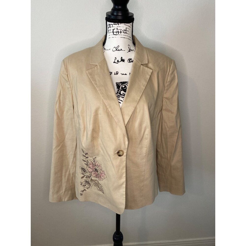 Vintage Beige Embroidered Pantsuit Capri Set Sash Apt 9